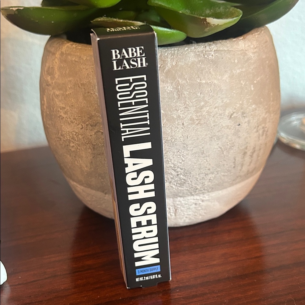 Babe Lash Essential Lash Serum - Black